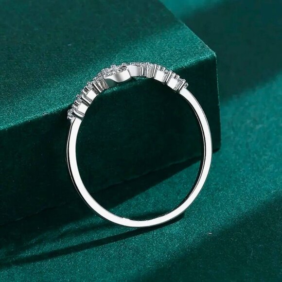 925 Sterling Silver Crescent Moon Ring Size 7,8 - Picture 3 of 3